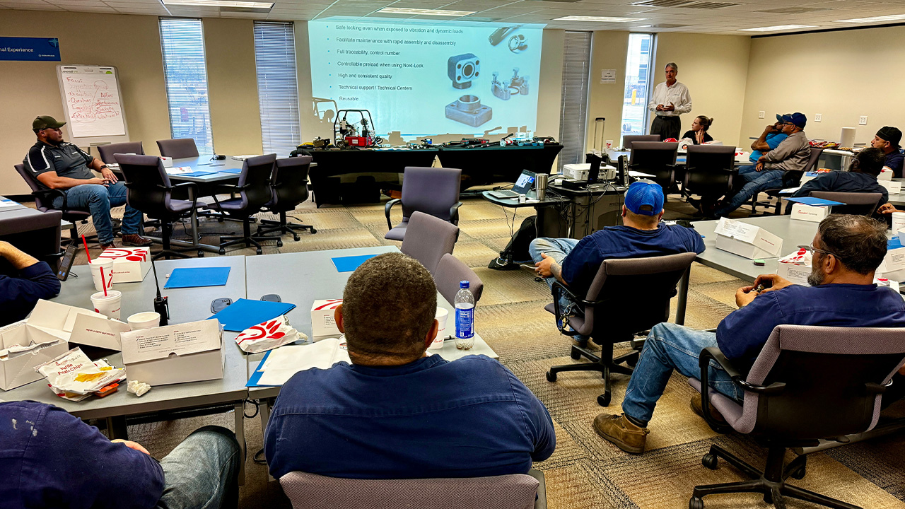 Torqlite's hydraulic equipment training in Houston, TX, ensuring trusted supplier expertise.
